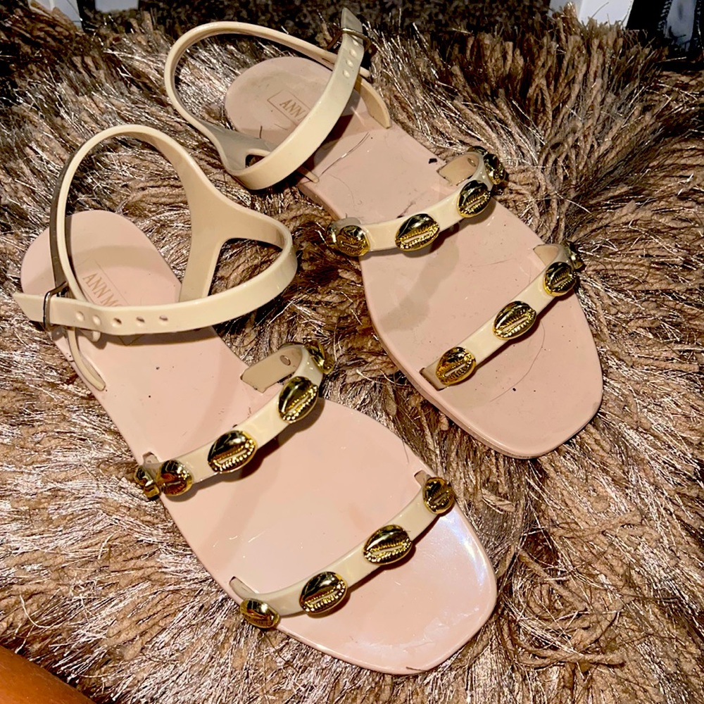 Gold spooning slippers